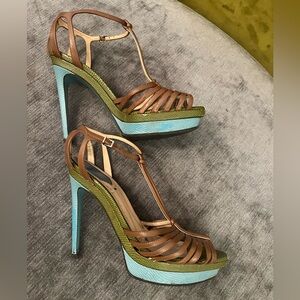 Stylish 70ies-style platform sandals